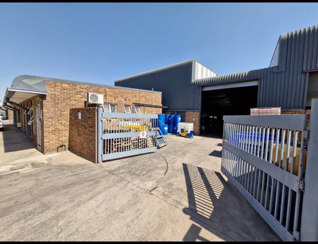 602M² WAREHOUSE TO LET IN JET PARK